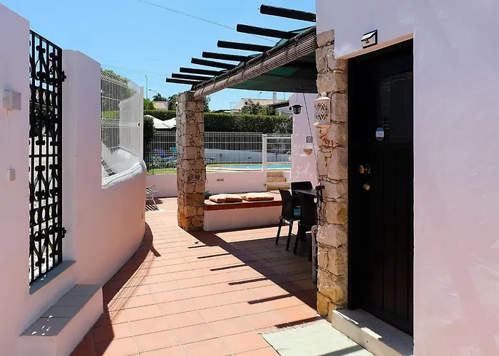 Lotus Villa, * 알부페이라