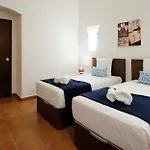 Lotus Villa, فيلة