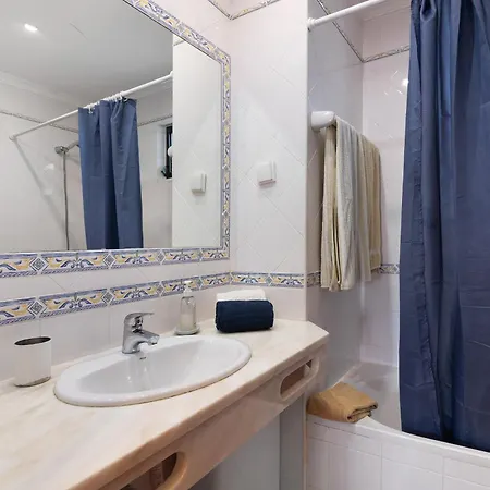 Lotus Villa, Albufeira