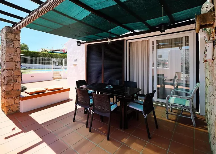 Lotus Villa, Villa *